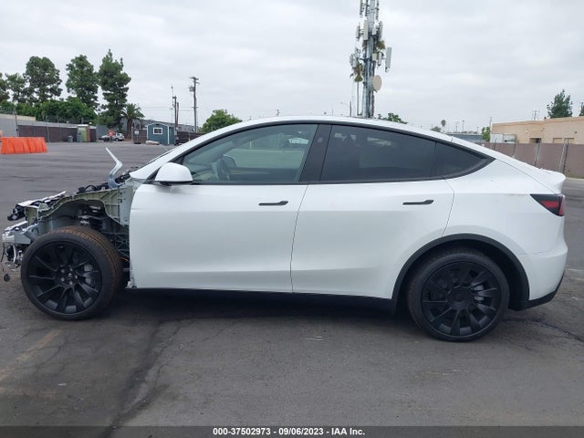 Tesla Model Y Long Range 2023 7SAYGDEE6PA149714 Image 14
