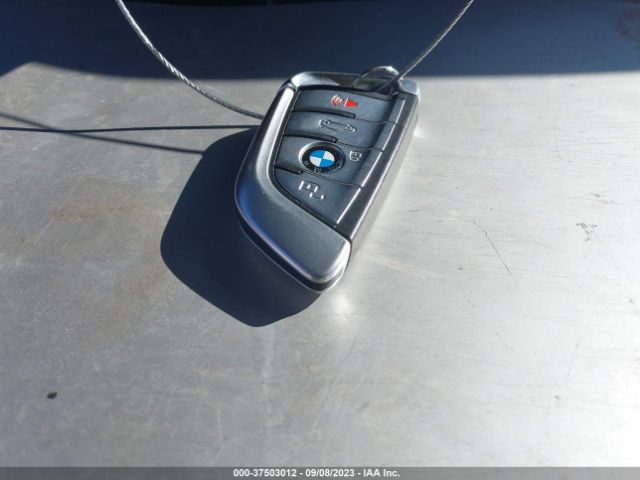 WBSGV0C06MCF76977 BMW M8