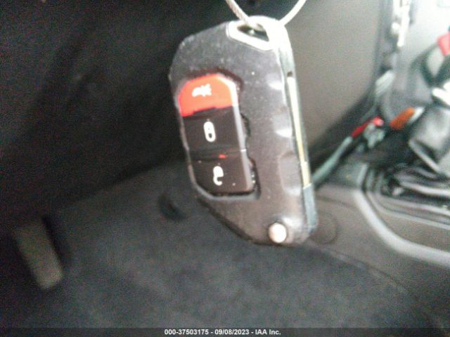 1C4HJXDN5KW617683 Jeep Wrangler Unlimited Sport S