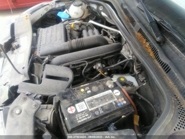 3VWDB7AJ2JM204631 Volkswagen Jetta 1.4t Se/1.4t Wolfsburg Edition