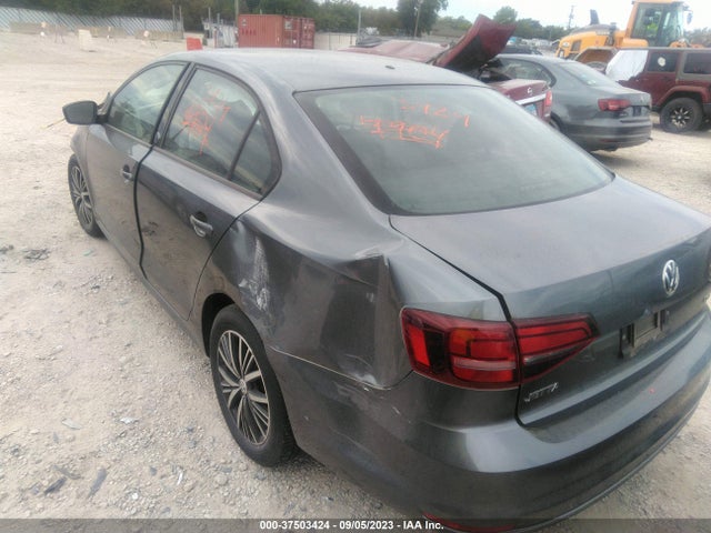 3VWDB7AJ2JM204631 Volkswagen Jetta 1.4t Se/1.4t Wolfsburg Edition