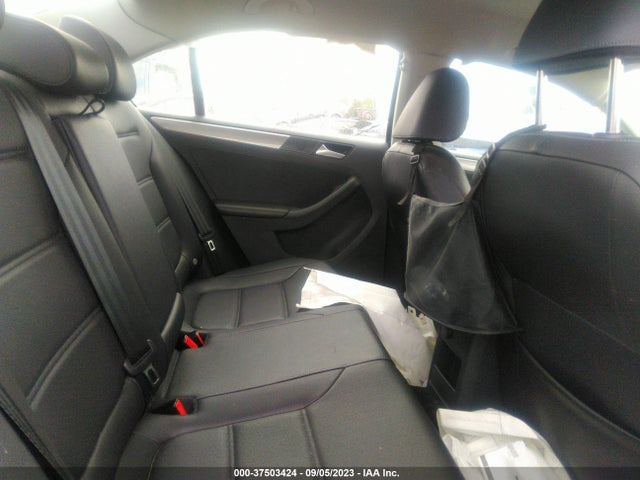 3VWDB7AJ2JM204631 Volkswagen Jetta 1.4t Se/1.4t Wolfsburg Edition