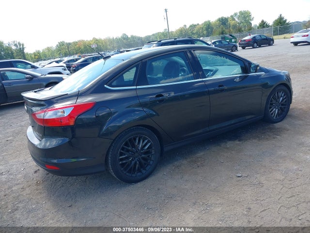 2014 FORD FOCUS TITANIUM VIN: 1FADP3J26EL106205