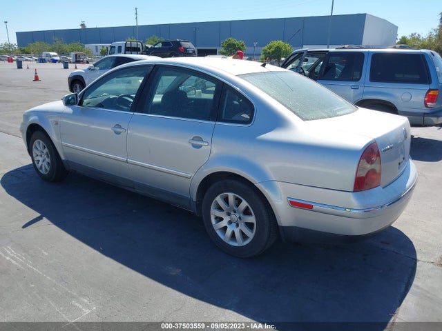 2002 VOLKSWAGEN PASSAT GLS VIN: WVWPD63B92P035830