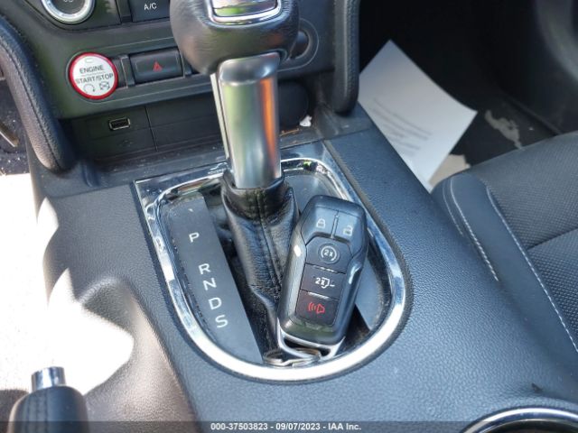 1FATP8EM6F5325790 Ford Mustang V6