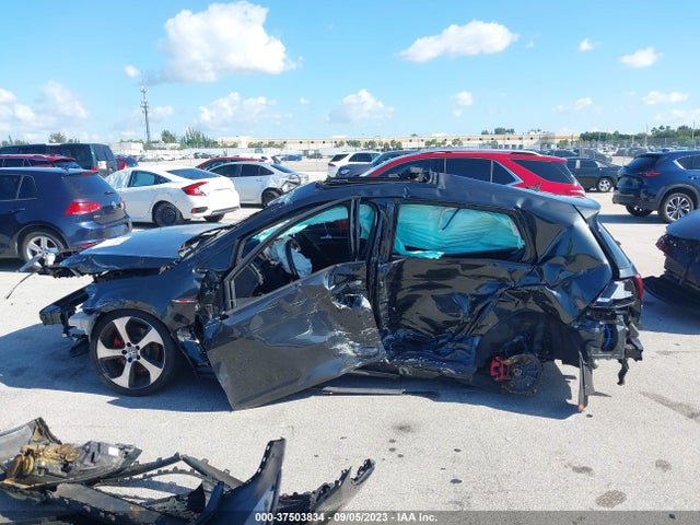 3VW4T7AU8GM029303 Volkswagen Golf Gti Se