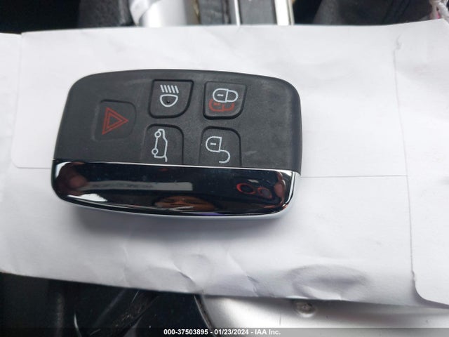 2019 JAGUAR XE SAJAR4FX1KCP52850 Photo 10