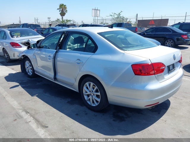 3VWD17AJ4EM298133 Volkswagen Jetta Sedan Se W/connectivity