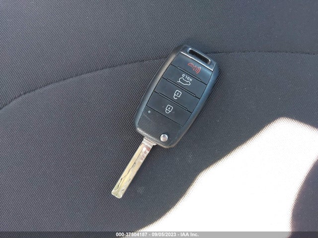 KIA Soul Base 2016 KNDJN2A22G7392854 Image 3