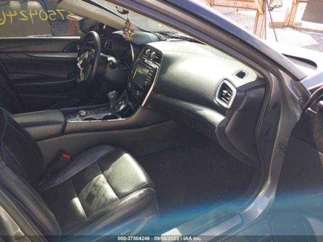 1N4AA6AP3JC382157 Nissan MAXIMA SV