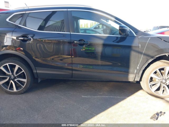 JN1BJ1CR8JW207534 Nissan Rogue Sport Sl