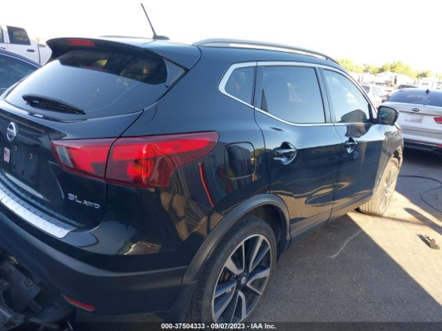 JN1BJ1CR8JW207534 Nissan Rogue Sport Sl