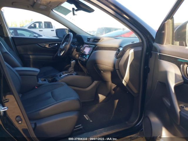 JN1BJ1CR8JW207534 Nissan Rogue Sport Sl