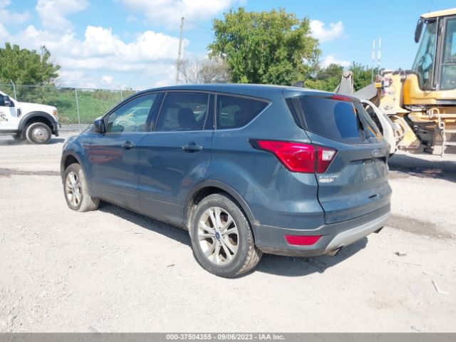 1FMCU9GDXKUB84143 Ford ESCAPE SE