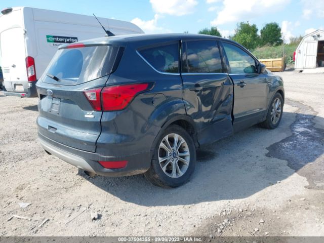 1FMCU9GDXKUB84143 Ford ESCAPE SE