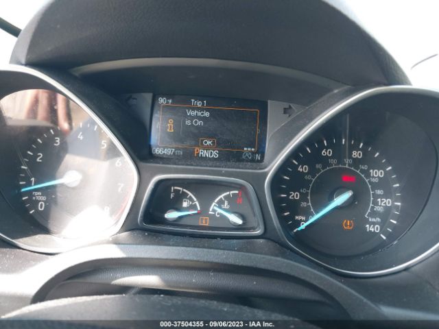 1FMCU9GDXKUB84143 Ford ESCAPE SE