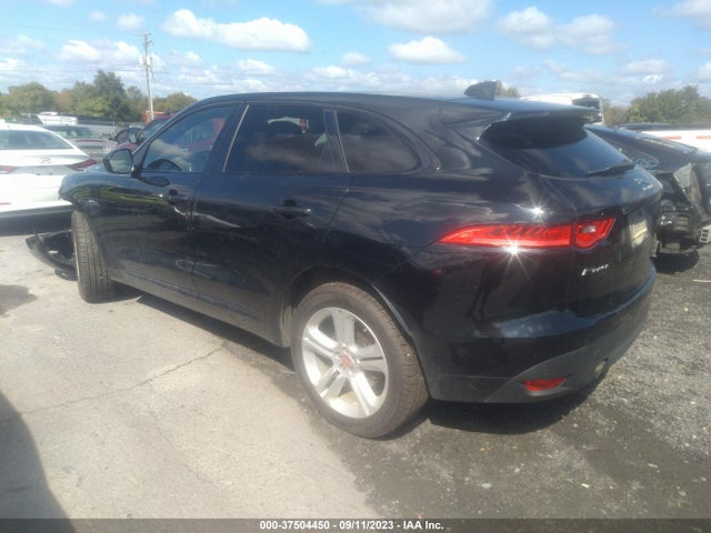 2018 JAGUAR F-PACE SADCL2GX2JA328216 Photo 2