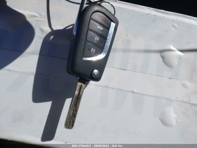 JTDEPMAE7MJ136631 Toyota COROLLA LE