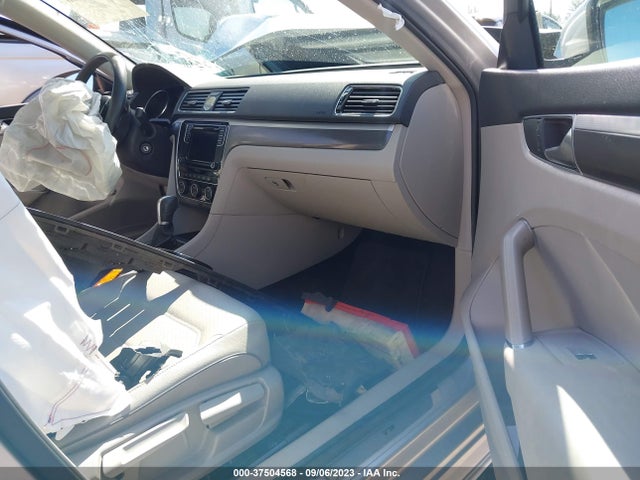 1VWDT7A30HC041651 Volkswagen Passat R-line W/comfort Pkg