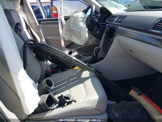 1VWDT7A30HC041651 Volkswagen Passat R-line W/comfort Pkg