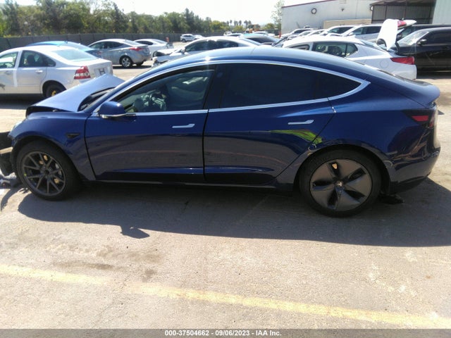 2018 Tesla 3, VIN: 5YJ3E1EAXJF058951