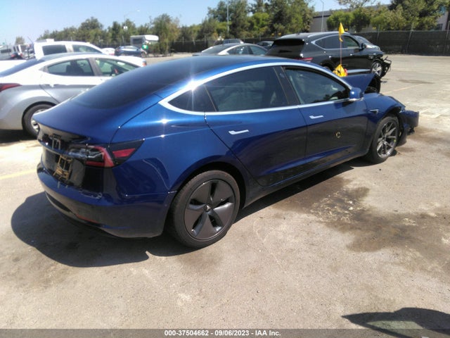 2018 Tesla 3, VIN: 5YJ3E1EAXJF058951
