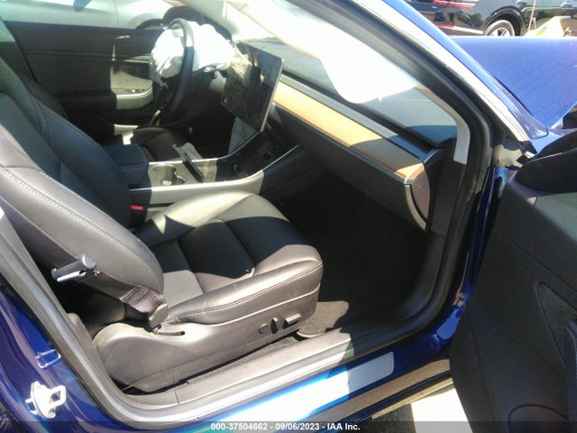 2018 Tesla 3, VIN: 5YJ3E1EAXJF058951