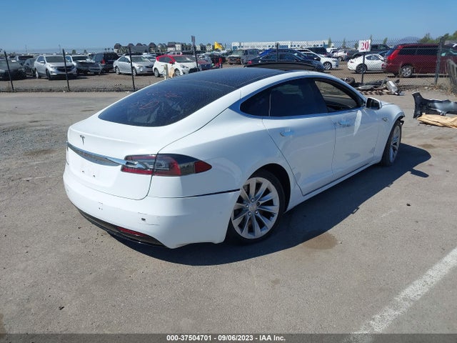5YJSA1E18GF161639 Tesla Model S 70 Kwh