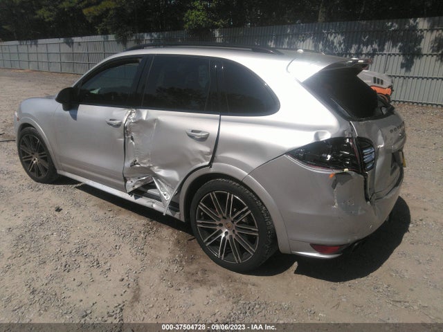 2013 PORSCHE CAYENNE WP1AD2A20DLA75255 Photo 2