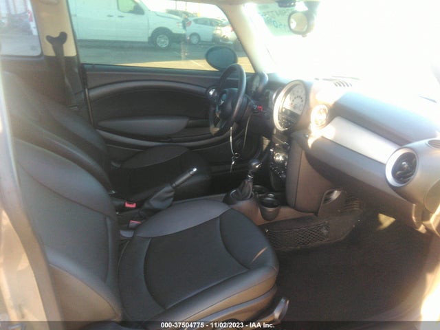 2012 MINI COOPER CLUBMAN WMWZF3C50CT489286 Photo 4