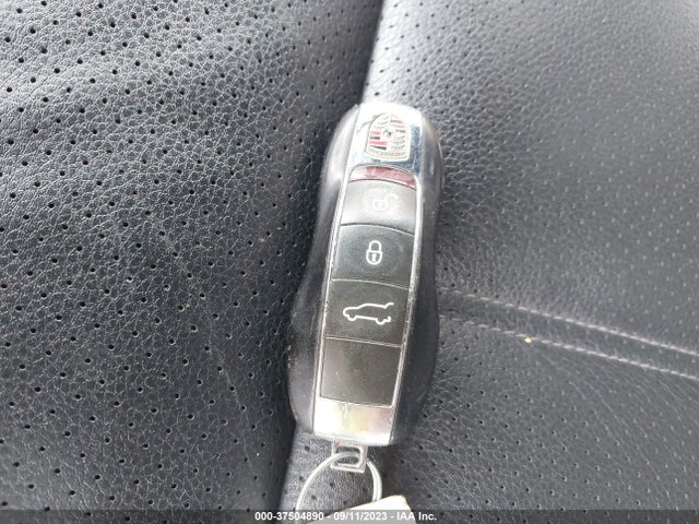 2011 PORSCHE CAYENNE WP1AB2A27BLA44930 Photo 10