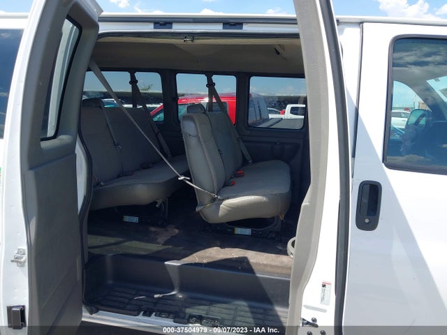 Chevrolet Express Passenger Lt 2015 1GAWGRFF6F1224827 Image 8