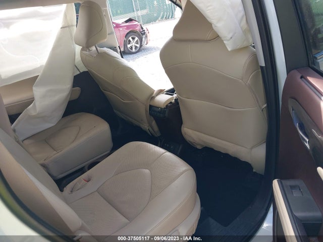Toyota Highlander Limited 2021 5TDDZRBH0MS548050 Image 8