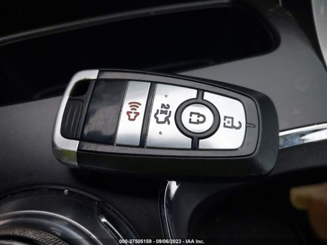 3FA6P0HD8JR256052 Ford FUSION SE