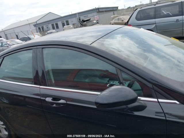 3FA6P0HD8JR256052 Ford FUSION SE
