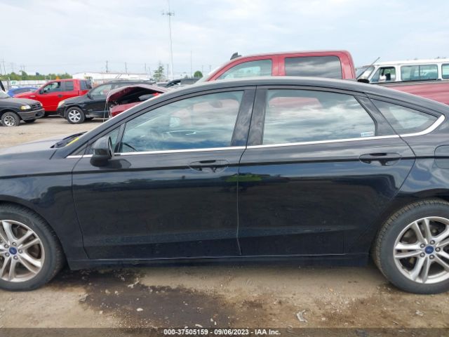 3FA6P0HD8JR256052 Ford FUSION SE
