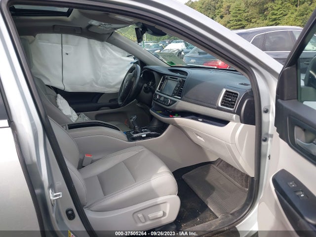 Toyota Highlander Xle/se 2017 5TDJZRFH8HS401994 Image 5