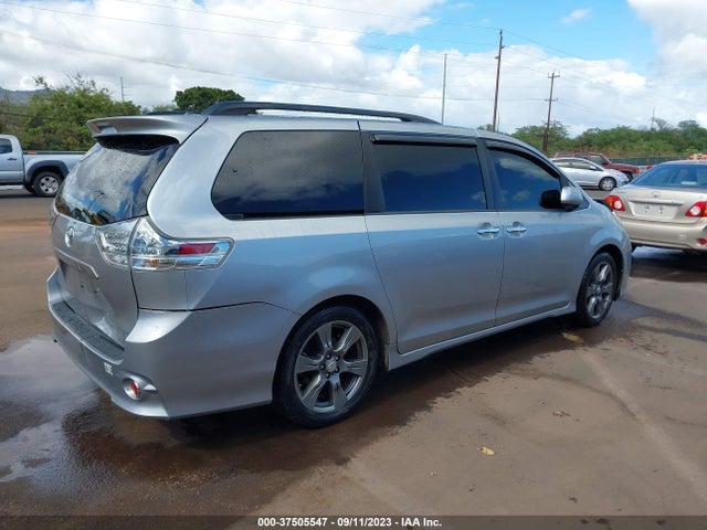 Toyota SIENNA SE 2017 5TDXZ3DC4HS899318 Image 4