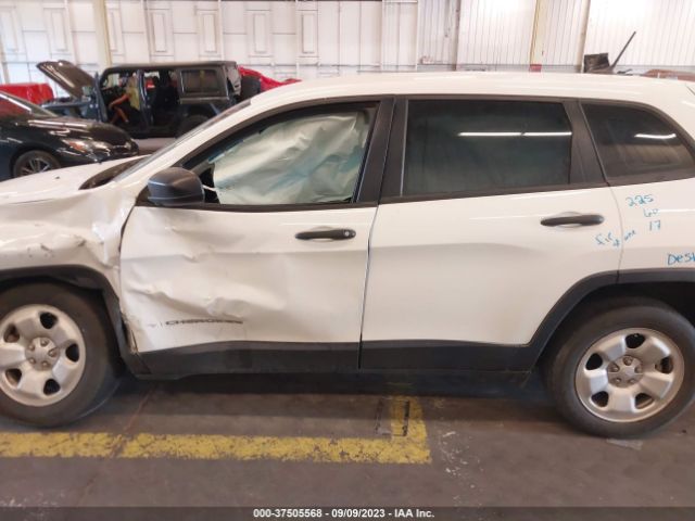 1C4PJLAB4GW361946 Jeep Cherokee Sport