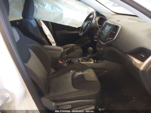 1C4PJLAB4GW361946 Jeep Cherokee Sport