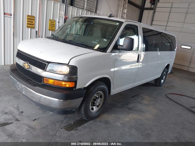 Chevrolet Express Passenger Lt 2020 1GAZGPFG7L1190399 Image 2