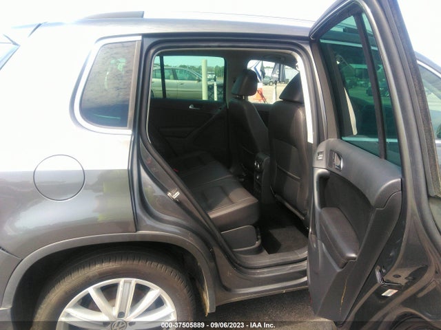 WVGBV7AX8GW557921 Volkswagen TIGUAN SE