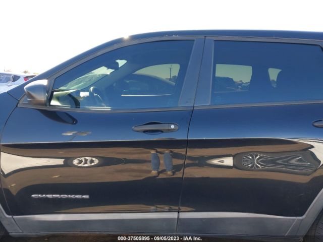 1C4PJLAB7FW731480 Jeep Cherokee Sport