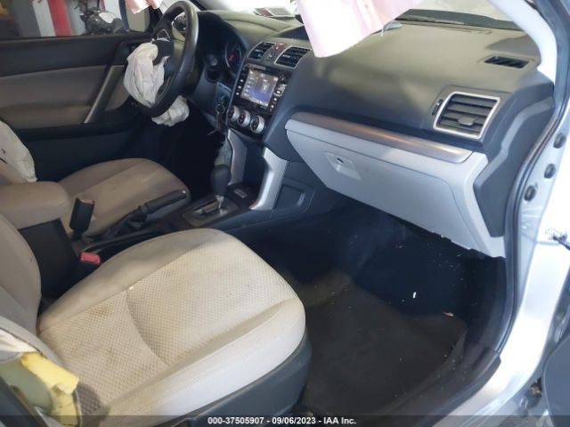 JF2SJAEC0HH505937 Subaru Forester Premium