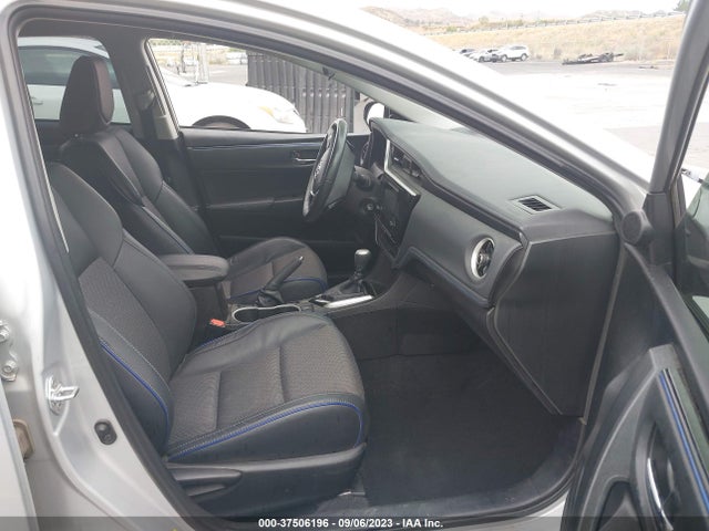 Toyota Corolla 2018 5YFBURHEXJP745637 Image 18