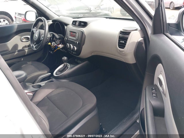 KIA Soul 2015 KNDJN2A29F7772904 Image 18