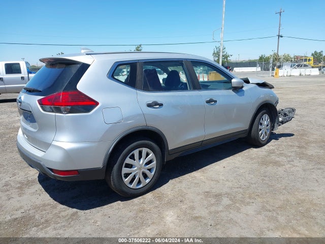 Nissan ROGUE S 2017 JN8AT2MT5HW381871 Image 4