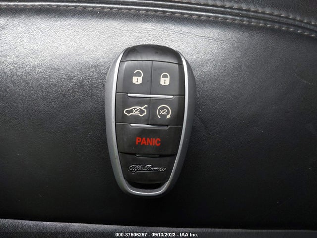 ZARFAEEN2J7580021 Alfa Romeo Giulia Ti Lusso
