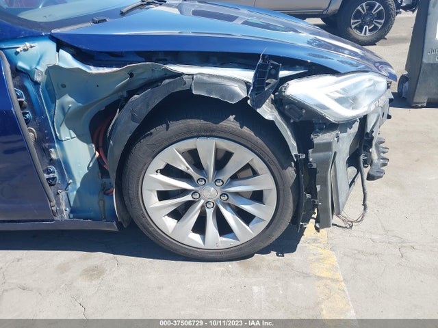 Tesla Model S 60/75 2017 5YJSA1E16HF178814 Image 6