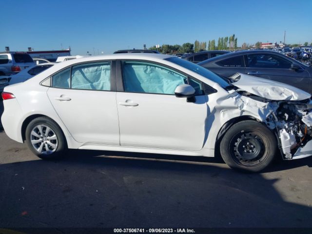 5YFEPMAE1NP281841 Toyota COROLLA LE